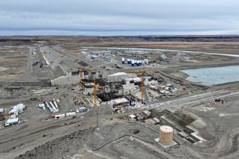 Ingresaron US$ 136 millones desde China para reactivar la represa Jorge Cepernic en Santa Cruz