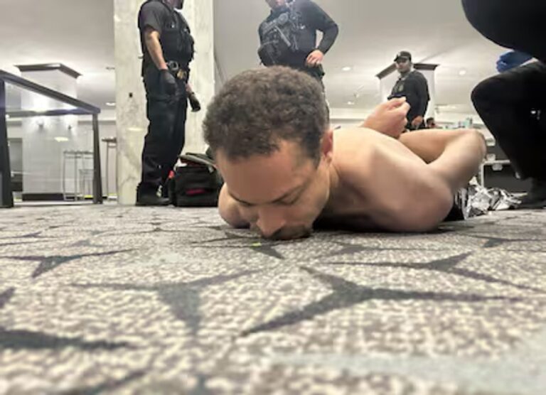 Acusan a Cole Tomas Allen por intento de asesinato contra Donald Trump