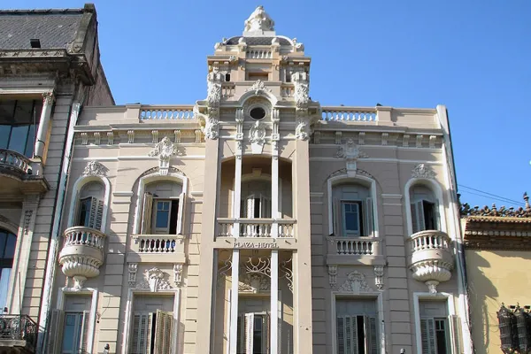 Edificio histórico de la Universidad San Pablo-T, organizadora del Congreso de Educación y Ciudadanía Digital