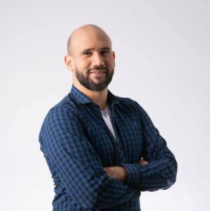 Sebastián Gil Olivares, periodista que representará a FM Dale en Córdoba.