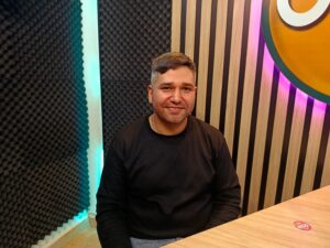 Gonzalo Robles, fundador de GR Producciones, sonido y luces para fiestas en Tafí Viejo