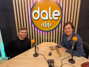 Gonzalo Robles y David Correa en los estudios de FM Dale